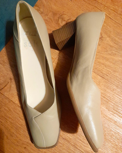 Clarks beige leather - beige, court
