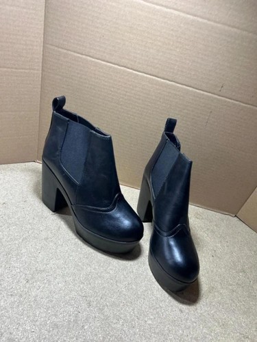 Ankle shoes black plain high