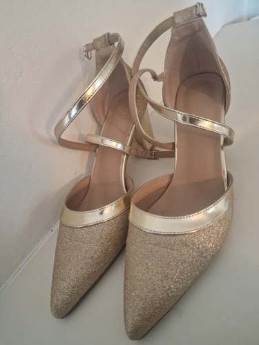 Used pair gold glitter size - a,