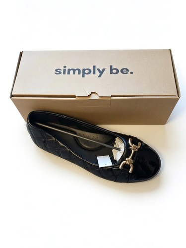Simply black quilted flat - be,