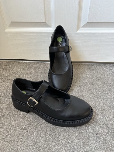 Black flat mary jane chunky - flat,
